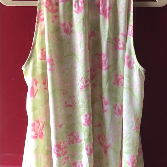 ROSE+OLIVE SWEET TOP. LIME GREEN WITH PINK FLOWERS.HIGH NECK. CLASSY.NEW W/TAGS! - Picture 2 of 7